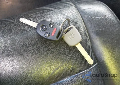 2010 Honda Pilot Touring z USA, uszkodzony, nr VIN 5FNYF4H8XAB036347